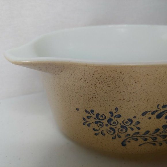 Pyrex 1.5 Quart Casserole Bowl Double Spout No lid Homestead Blue Floral 474-B - Picture 6 of 11